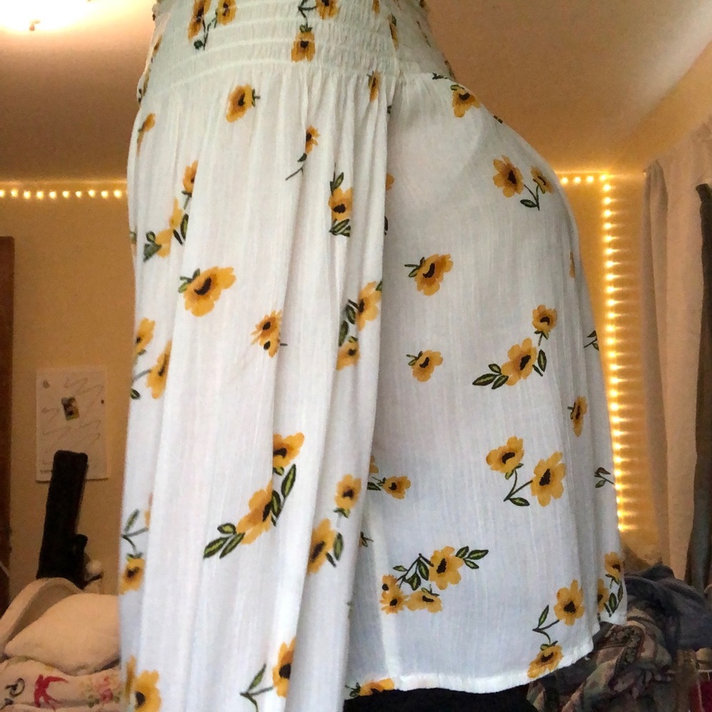 Off the shoulder yellow flower flow top - Picture 3 of 3
